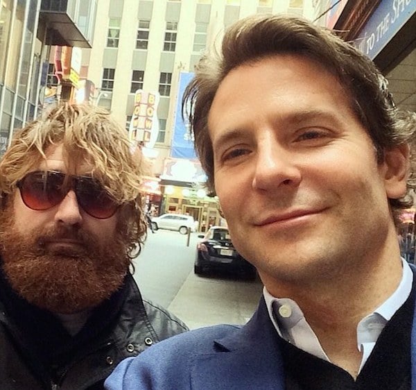 Imitador de Alan y Bradley Cooper.