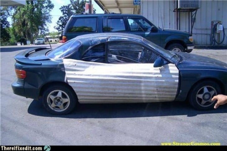 Creatividad para reparar carros