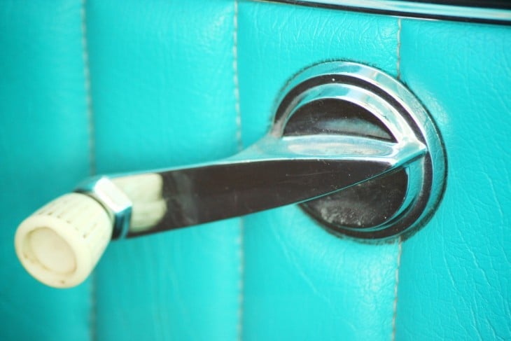 manija para bajar la ventana del coche