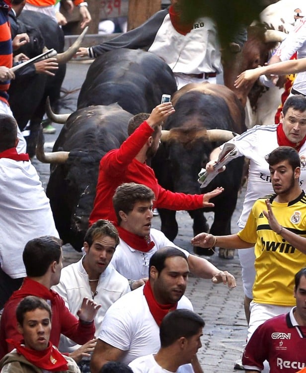 selfie corriendo con los toros encierro san fermin pamplonada