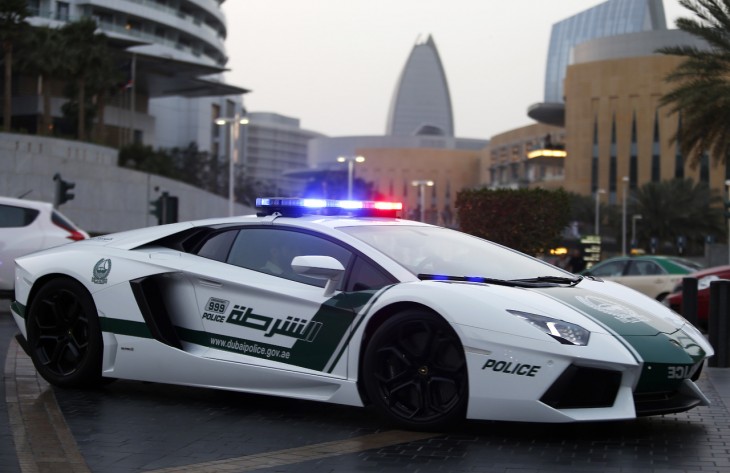 policia dubai lamborghini aventador