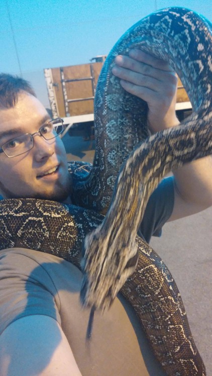 selfie con serpiente piton