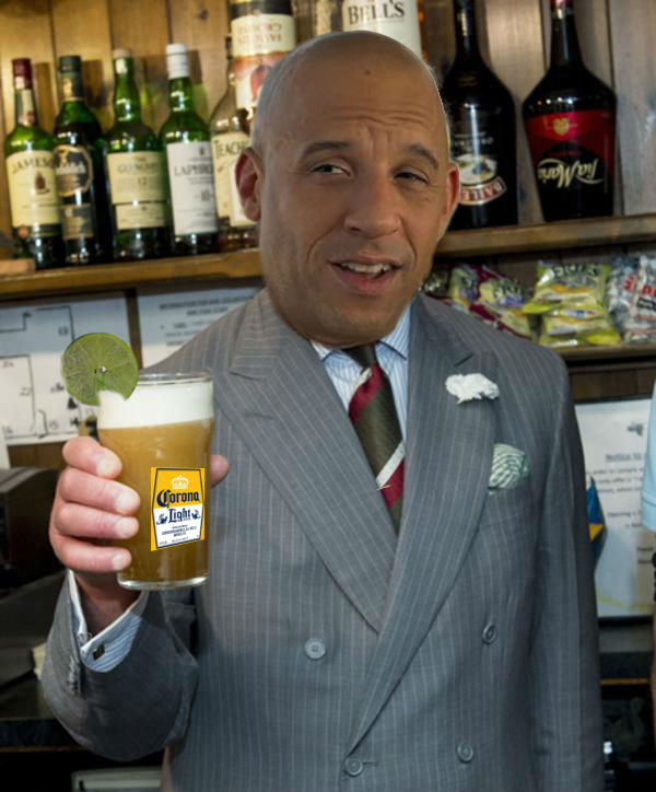 Internet Photoshopea al Príncipe Carlos con su cerveza 