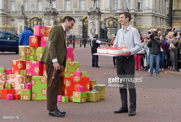 Mr. Bean Celebra 25 años con su pastel