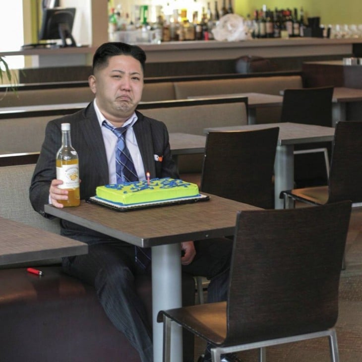 Photoshop de solitario cumpleañero kim jong un