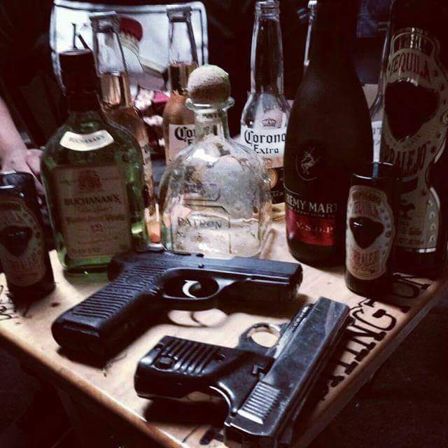 armas y alcohol de narcojuniors