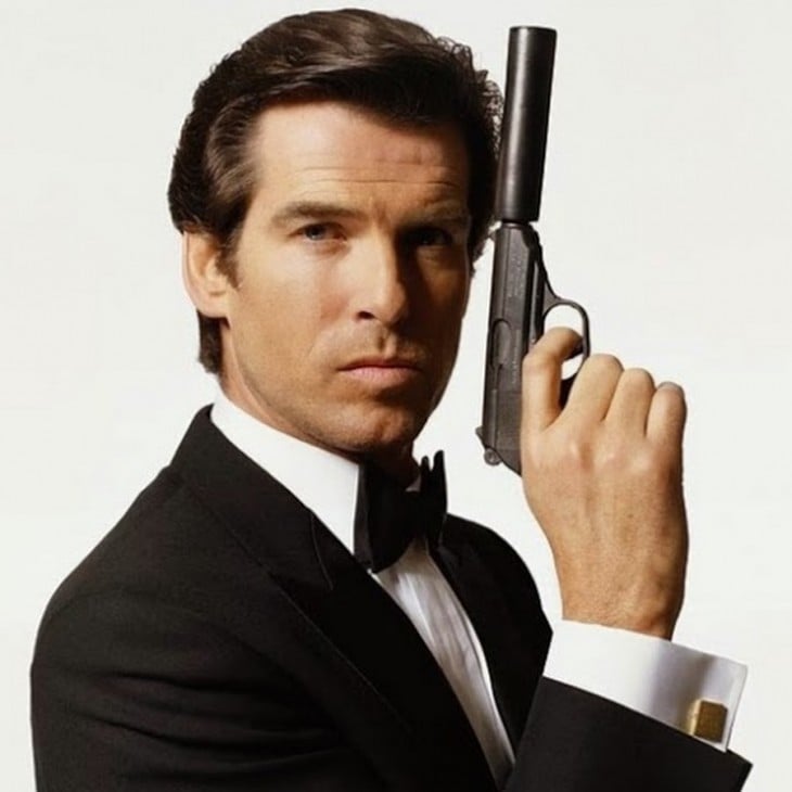 pierce bronsnan james bond pistola con silenciador