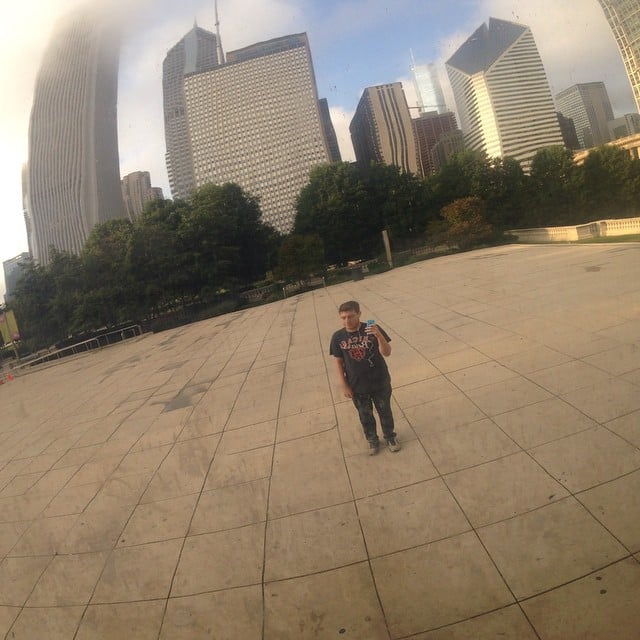 robbie chernow foto solo en the bean en el millenial park