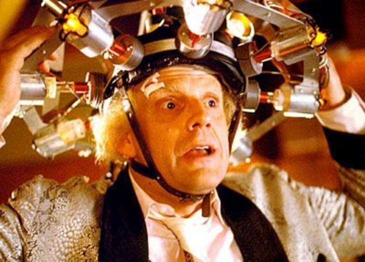 maquina para leer la mente del doc emmett brown