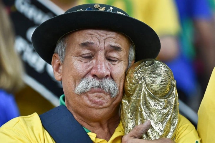 Clóvis Acosta Fernandes llorando en juego de brasil