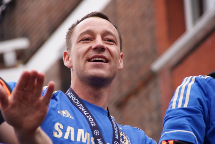 John Terry sonríe y festeja