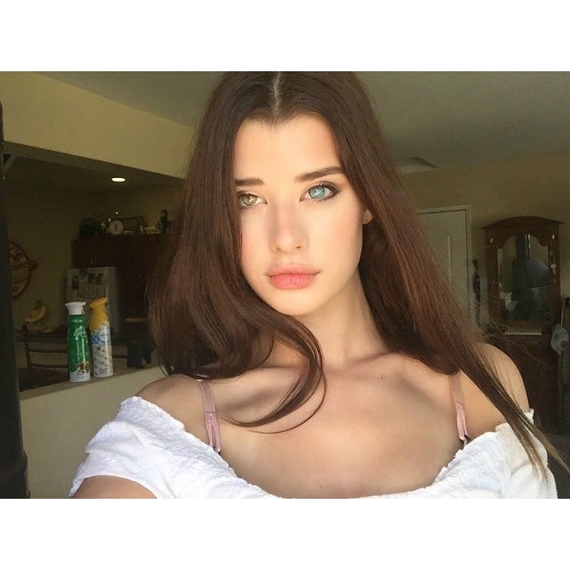 Sarah McDaniel selfie