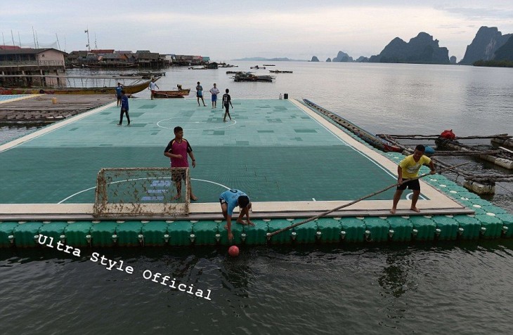 Cancha flotante de futbol