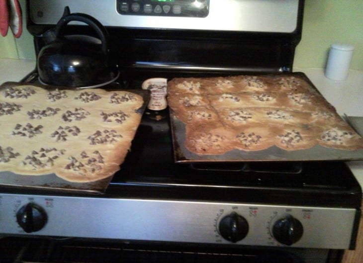 Galletas mal hechas sobre la estufa