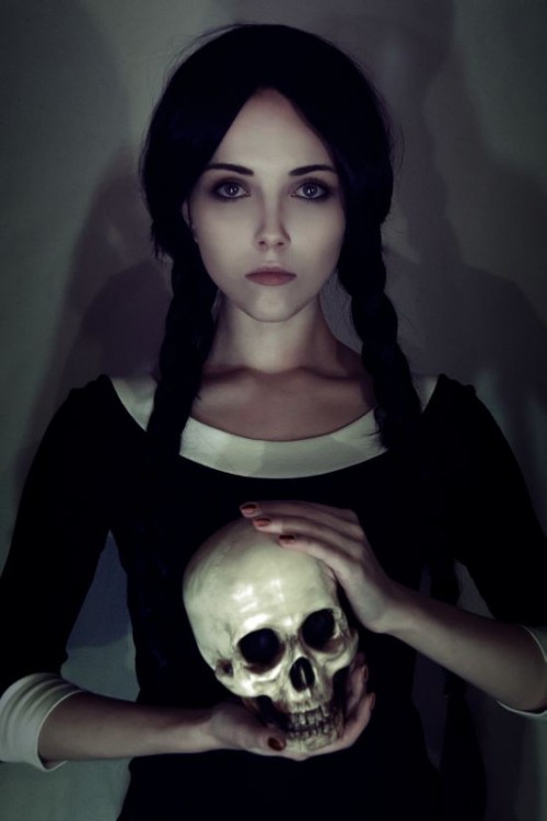 helen stifler cosplay merlina locos addams calavera