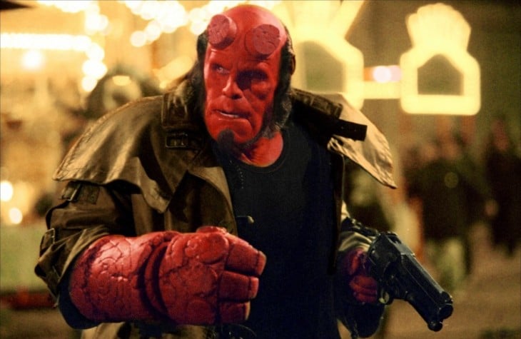 Hellboy con pistola