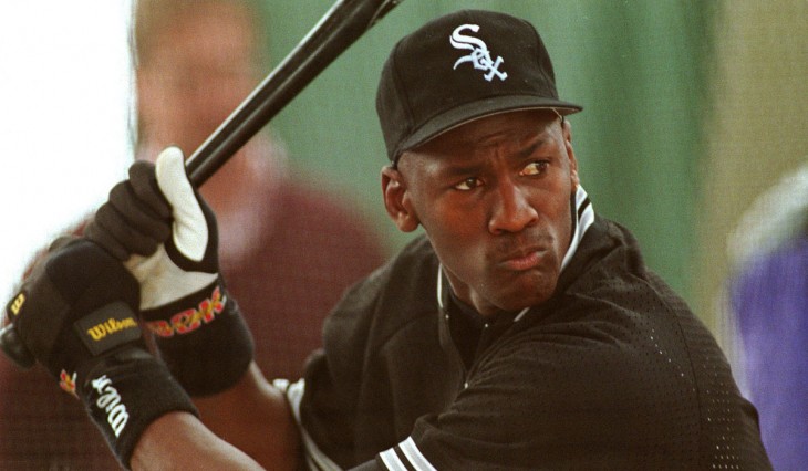 michael jordan jugando beisbol