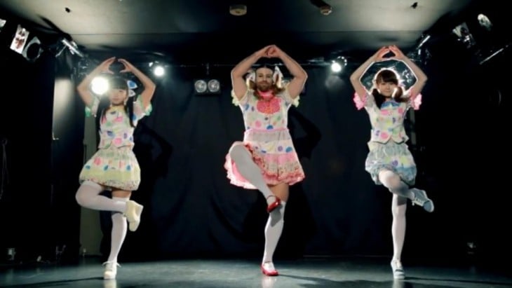 Ladybaby bailando