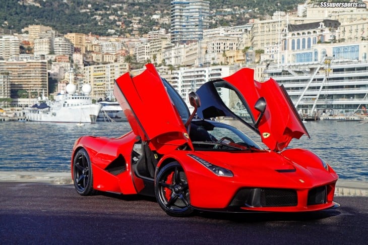 Ferrari Laferrari abierto