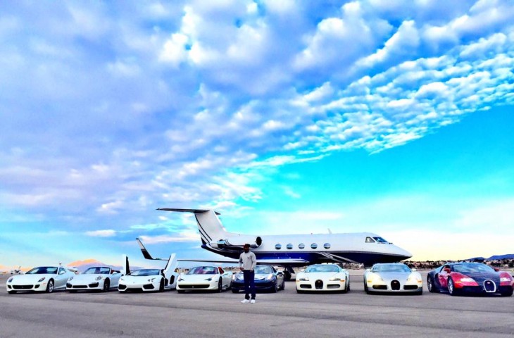 los autos super deportivos y el avion de floyd mayweather