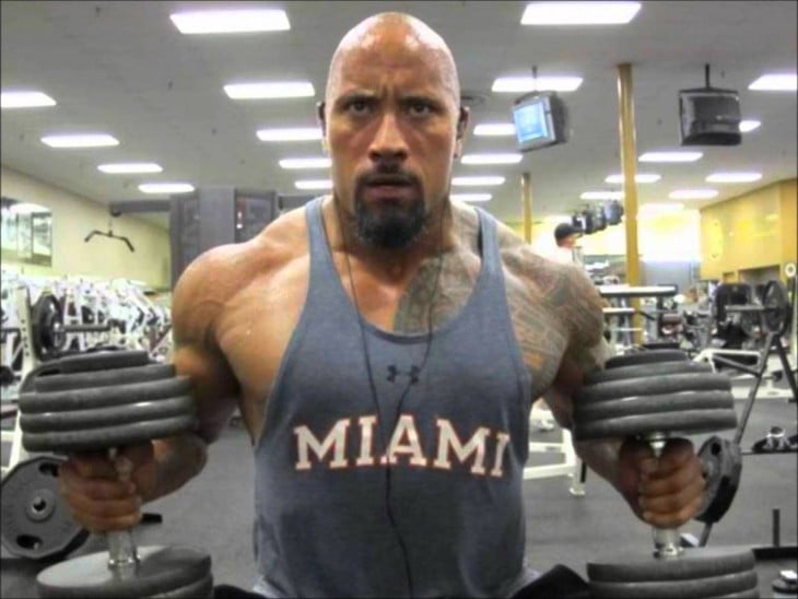 the Rock en el gimnasio