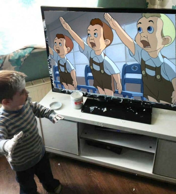 caricatura Niño que mancha televisor