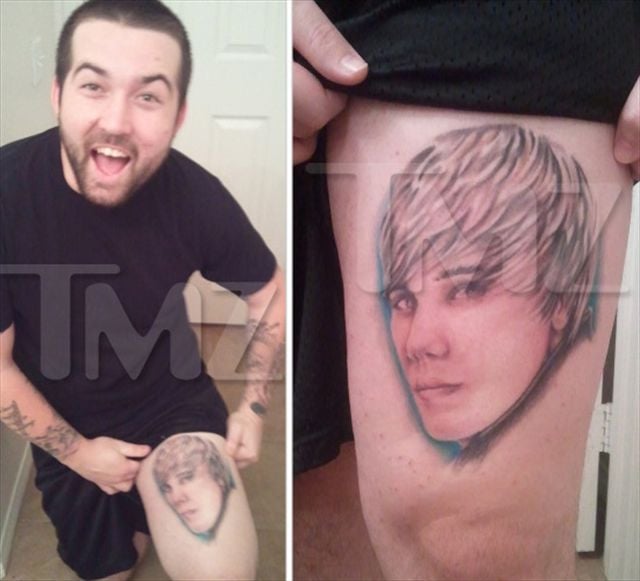 Hombre con tatuaje de Justin Bieber