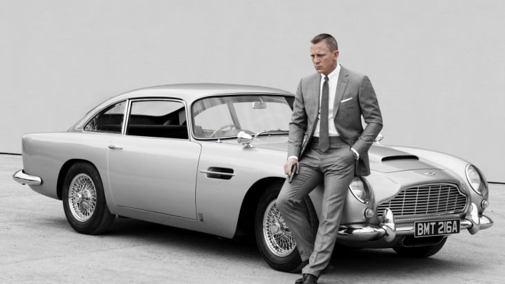 Daniel Craig en un Aston Martin