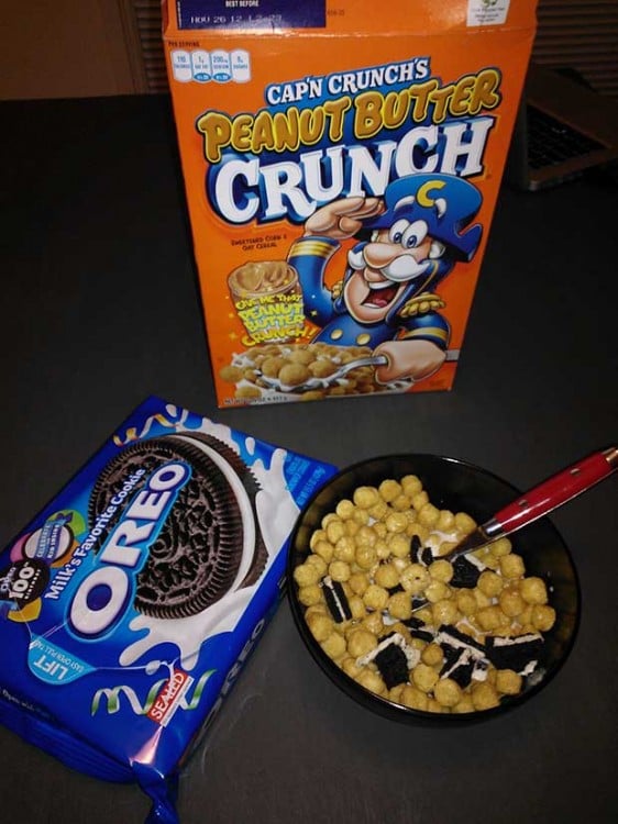 Desayuno de cereal y Oreo