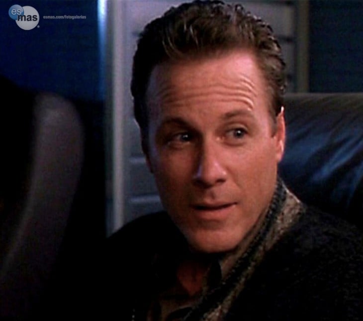 John Heard en escena de Mi pobre angelito