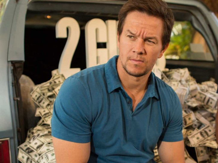 Mark Wahlberg entre billetes