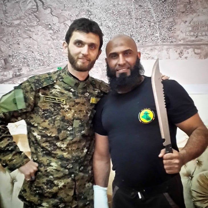 Abu Azrael el rambo real con cuchillo