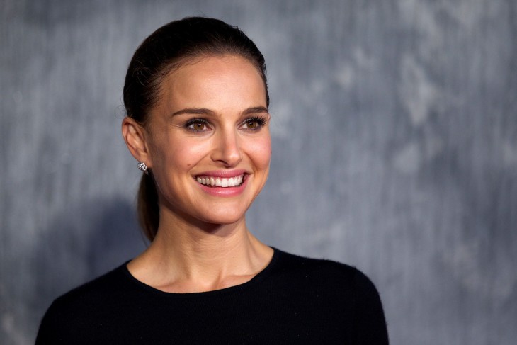 US actress Natalie Portman attends the world film premiere of 'Thor, The Dark World' in central London on October 22, 2013. AFP PHOTO/ANDREW COWIE