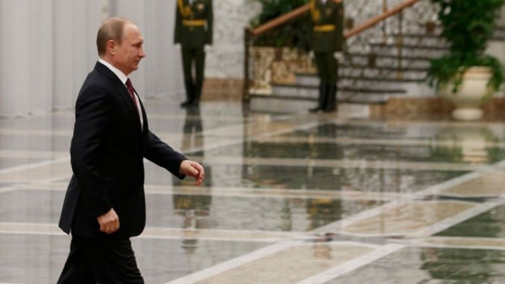 Vladimir Putin caminando