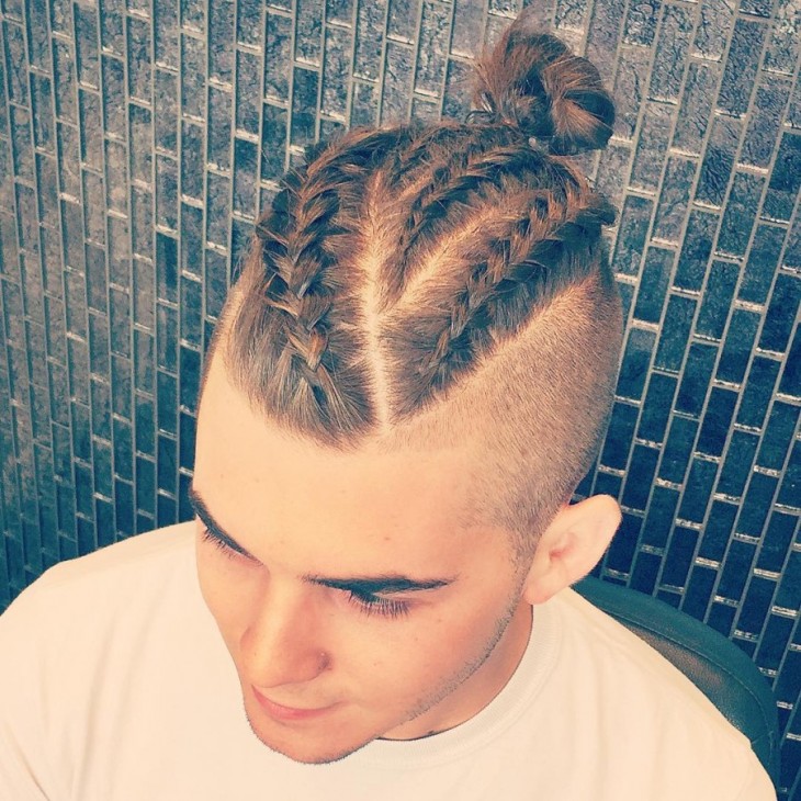 Hombre con trenza