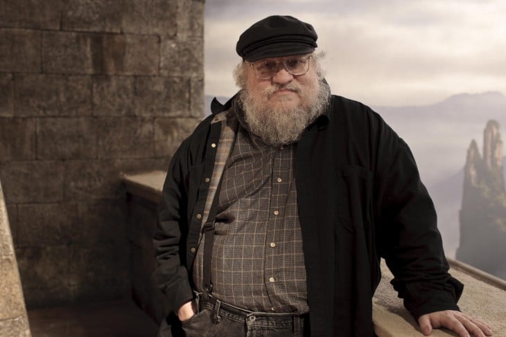 George RR Martin en el set de Game of Thrones