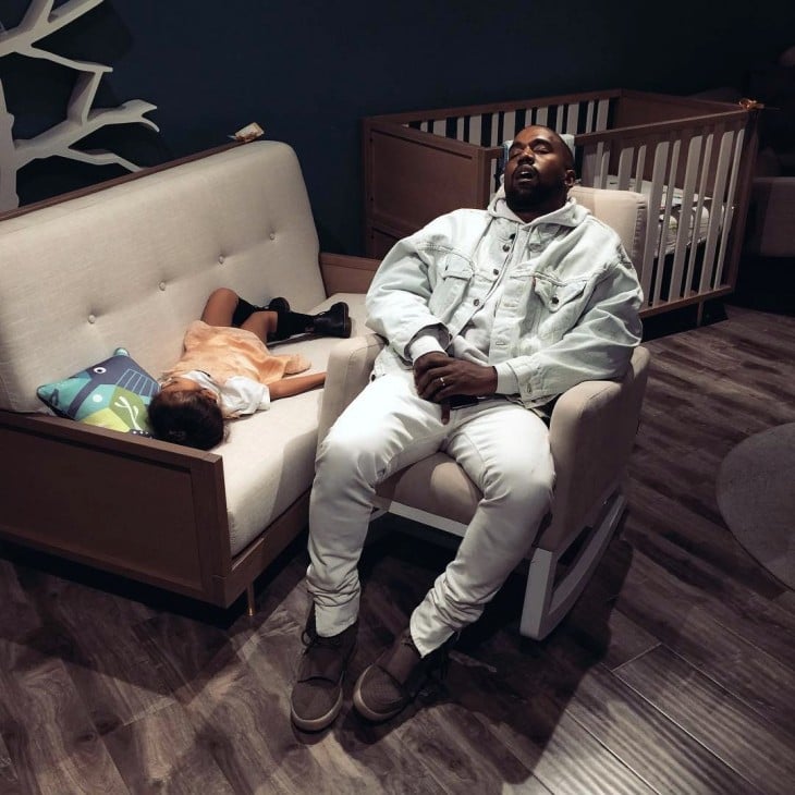 Kanye West dormido bebé photoshop pantalones