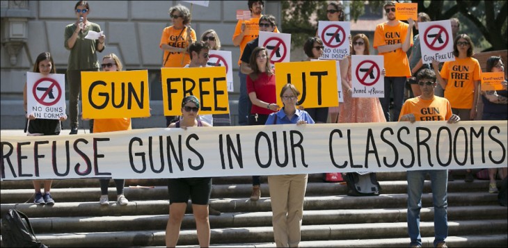 Manifestación por uso de armas en Universidad de Texas