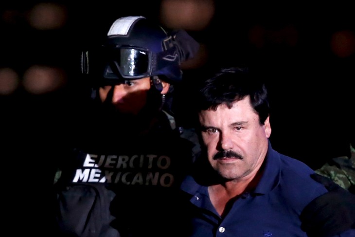 El Chapo Guzmán detenido por el Ejército Mexicano