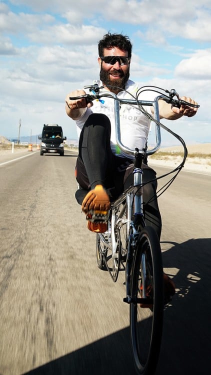 Dan Bilzerian en bicicleta