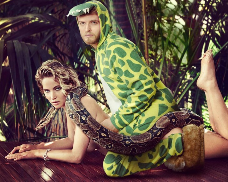 Lorenz Valentino vestido de dinosaurio hace Photoshop con celebridades