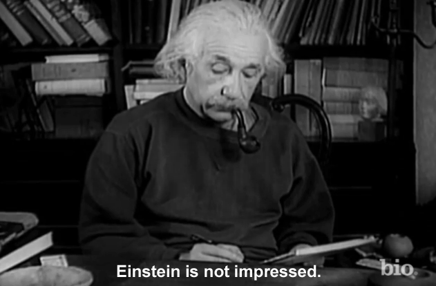 Albert Einstein mientras fuma su pipa