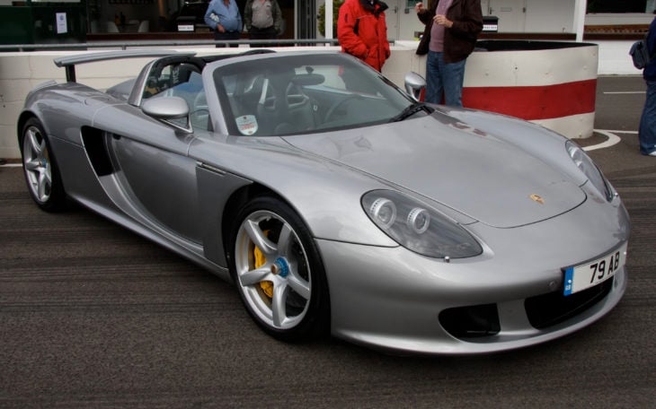 Porsche Carrera en color gris