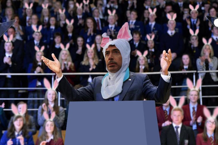 Robert Downey Jr vestido de conejo en Batalla de Photoshop