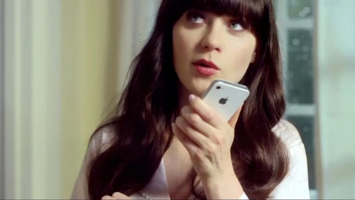 zoey deschannel hablndo iphone