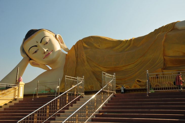 buda reclinado myanmar