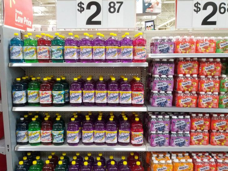 limpiador junto a jugos en walmart