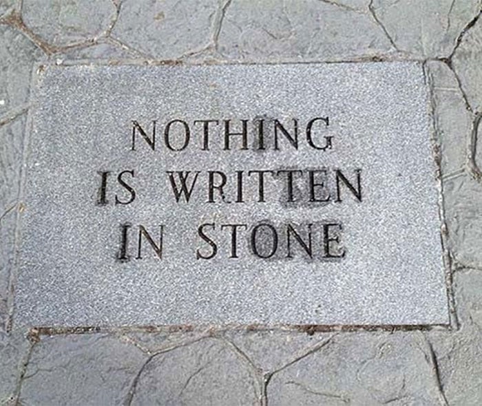 escritura en piedra