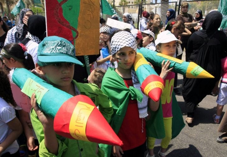 niños con lanzamisiles