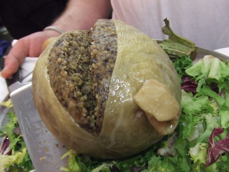 Sirviendo un haggis